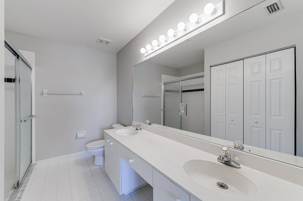 Huntington Lakes Condo